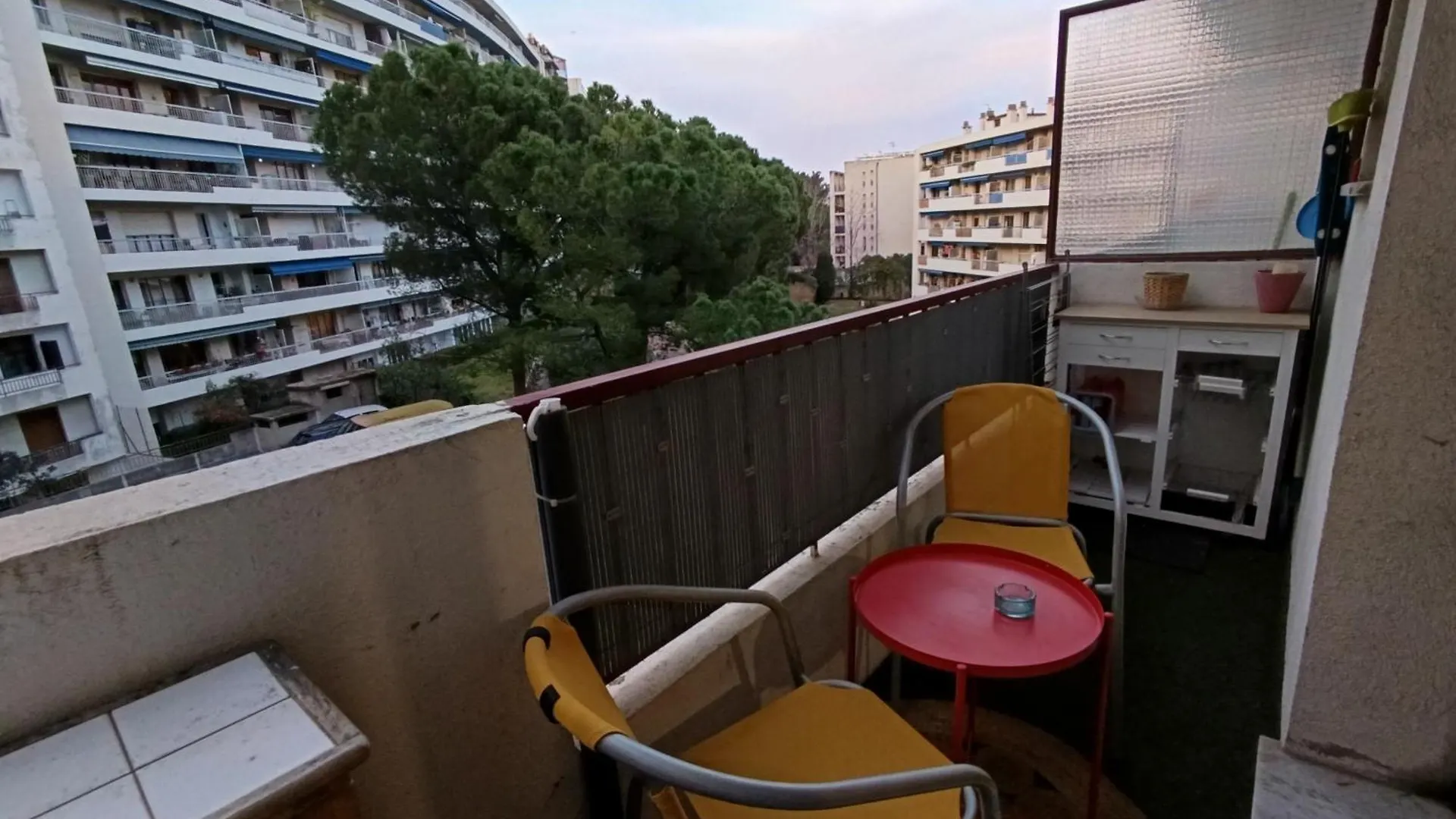Studio Calme Et Cosy Proche De La Gare Saint Charles Marseilles