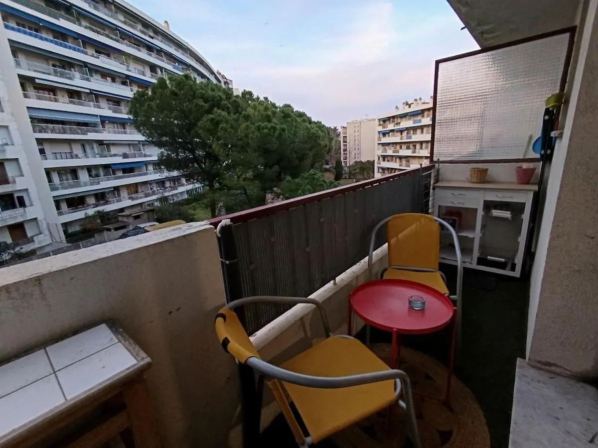 Studio Calme Et Cosy Proche De La Gare Saint Charles Marseille 0*,  France